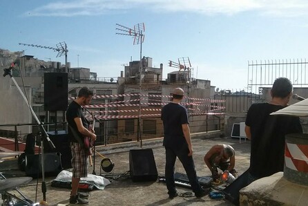 αγόριastonilio Live w/ Fool in the Box