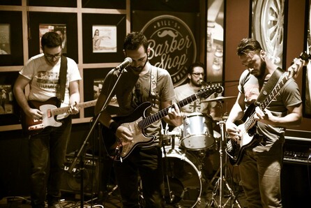 The Underdogs Live w/ Drunken Gramophone
