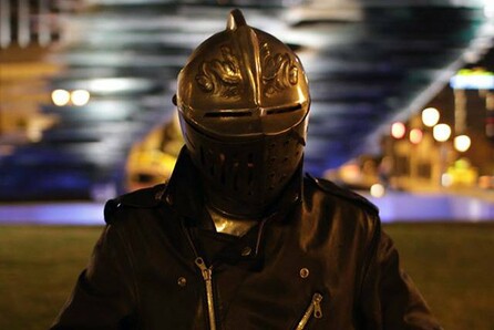 Night Knight, Moa Bones
