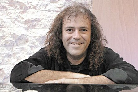 Νίκος Πλατύραχος, Τα Άστεγα