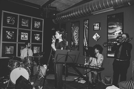 Bella Blue Live