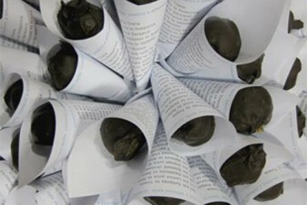 ΜΑΡΙΑ ΝΥΜΦΙΑΔΗ, ΛΙΑ ΠΕΤΡΟΥ «LOVE[IN] A DIFFERENT KEFTE»