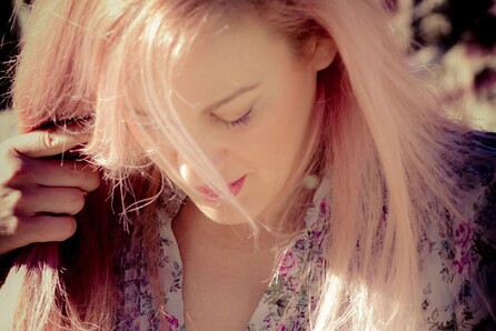 Lia Hide 
