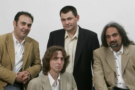 Ο Ανδρέας Καρακότας και οι Plaza Ensemble ερμηνεύουν Χατζιδάκι