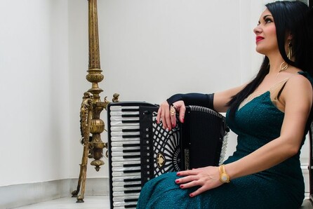 Ζωή Τηγανούρια, «Women + One»