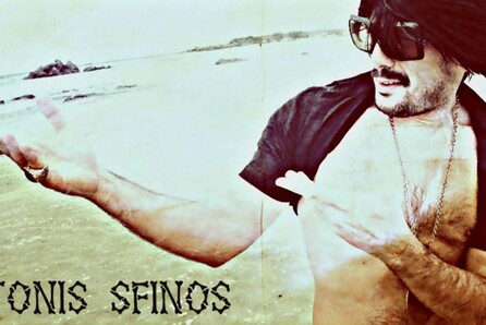 Tonis Sfinos Moon Party w/ special guests: The Charms, Λάκης Τζορντανέλλι, Μπέσσυ Αργυράκη