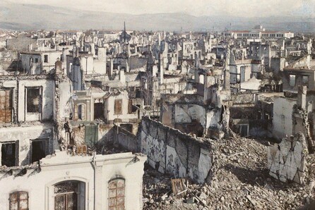«Δύο Φορές Ξένος».