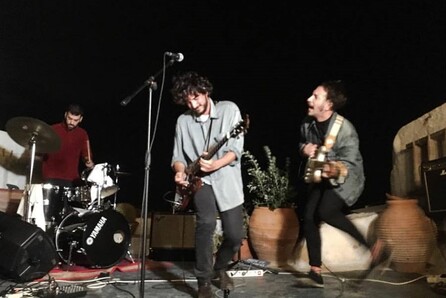 Devamp Javu/ The Steams, Ιερή Μασκαράτα