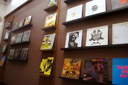 Kasseta Records in - store