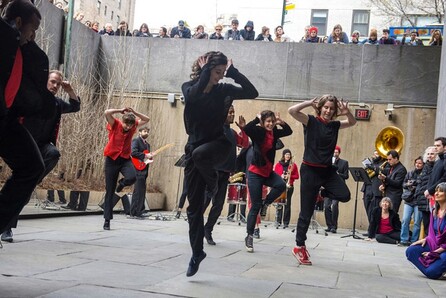 Metamorphosis: Ομάδα David Dorfman Dance (DDD) & Εταιρεία Προστασίας Σπαστικών