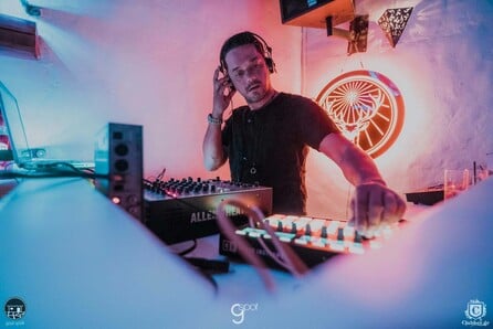 Nicolas Dales / Trixx / Sirod