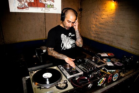 Dj Noiz @Komma Bar