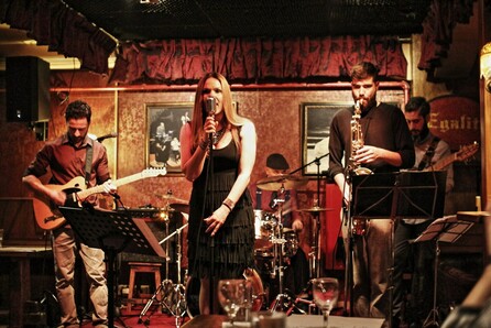 Eva Sakellari & The SoulVibes