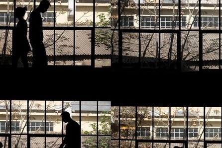 Η τριλογία της πόλης: Η διανυκτέρευση - Η πόλη - Η παρέλαση