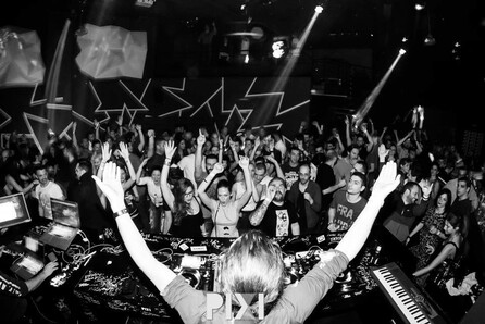 Pixi Presents: Nick Varon w/Trixx, Gbond & Aris