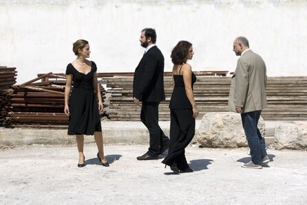 Ποιoς Ήταν ο Κύριος; («Ο Διάλογος», «Ο Επικήδειος» και «Ποιoς ήταν ο κύριος;»)