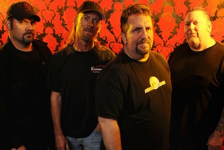 Sacred Reich live in Athens "30 years of Ignorance"