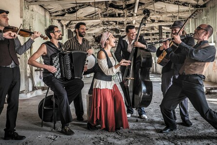 Barcelona Gipsy Βalkan Orchestra