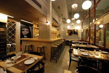 Polly Maggoo Restaurant - Bar au vin