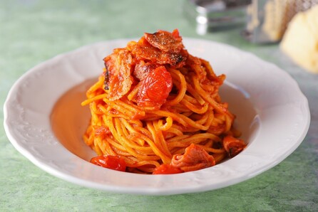 Tra di noi: Καλοφτιαγμένες ιταλικές γεύσεις σε μια μικροσκοπική πιτσαρία-τρατορία στα Μελίσσια