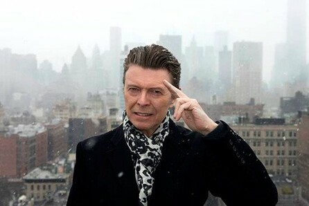4 νέα κομμάτια από τον David Bowie