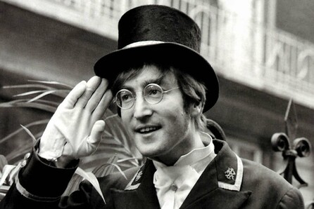 Ένα υπέροχο mix του Nicolas Jaar για τον John Lennon