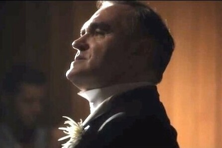 Ο Morrissey μοιράζεται το κομμάτι " The Bullfighter Dies"