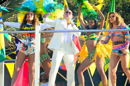 Η Jennifer Lopez, o Pitbull και Βραζιλιάνες στο επίσημο τραγούδι του Μουντιάλ