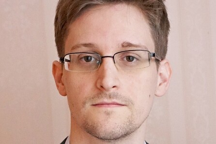 To πρώτο trailer για το Snowden του Oliver Stone