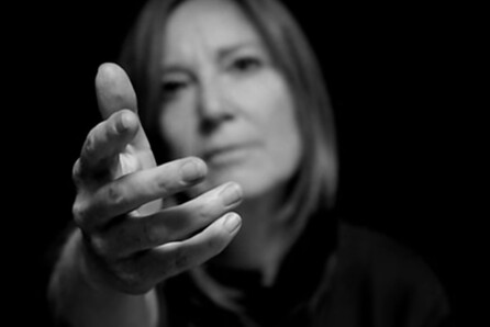 Οι Portishead κυκλοφορούν ένα πολιτικό βίντεο για το SOS