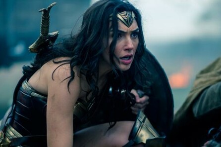 Η Wonder Woman διέλυσε Batman, Superman και 'Suicide Squad' στα ταμεία