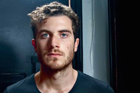 Ο Nicolas Jaar για πρώτη φορά live στην Αθήνα
