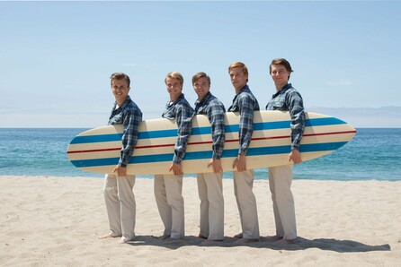 Οι Beach Boys έρχονται στις κινηματογραφικές αίθουσες για να μας κάνουν να χορέψουμε