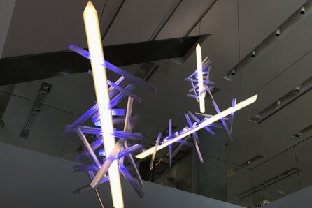 Documenta14: Tο φωτεινό γλυπτό του Robert Wilson στο Μουσείο Ακρόπολης