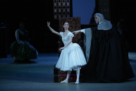 Το απολαυστικό μπαλέτο «Κοππέλια» θα μεταδοθεί στο Μέγαρο Μουσικής απευθείας από το Θέατρο Μπολσόι