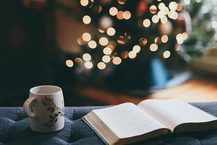 5 βιβλία για να διαβάσετε αλλά και να χαρίσετε αυτά τα Χριστούγεννα