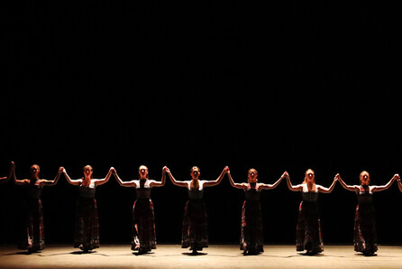 «The Thread»: Μία online παράσταση που ενώνει τους παραδοσιακούς ελληνικούς χορούς με τον σύγχρονο