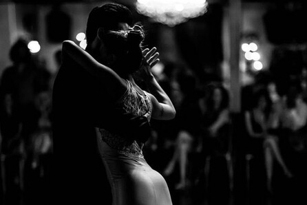 Milonga Latina: Μαθήματα & Βραδιές Tango