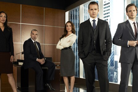 Η δημοφιλής σειρά «Suits» έρχεται καθημερινά στο Fox!