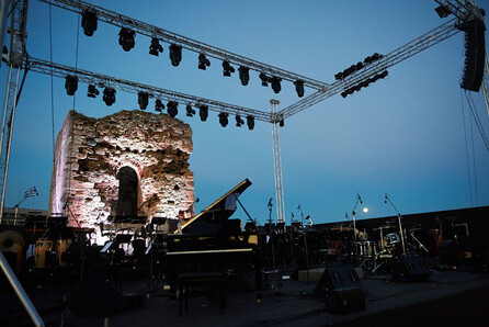 Αυτές θα είναι οι συναυλίες του φετινού Jazz on the Hill στη Χαλκιδική