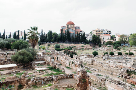«Αθήνα τόποι Μνήμης»: τρεις περίπατοι σε εμβληματικά σημεία της πόλης