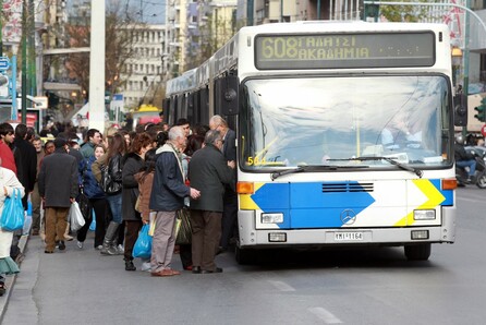 «Ποίηση on the road»: οι ποιητές συναντάνε τους Αθηναίους στα Μέσα Μεταφοράς