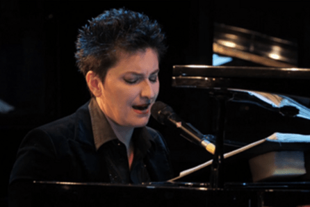 Ηρώ: Rose Tattoo Οnline streaming από το Half Note Διαθέσιμο έως Δευτέρα 31 Μαΐου