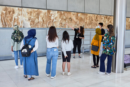 Μουσείο Ακρόπολης: Ένα μουσείο ανοιχτό σε δομές μεταναστών και πρσφύγων