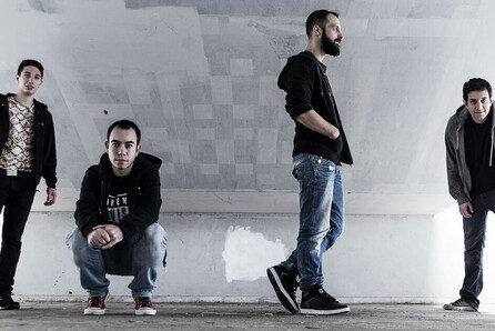 Ruckus Habit | The Smoking Hiccup Machine | Leo & Papazó live at #sixdogs