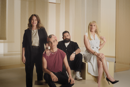 To Pantene συνεχίζει την καμπάνια Hair Has No Gender για δεύτερη χρονιά, εστιάζοντας στη συμπερίληψη στο χώρο εργασίας