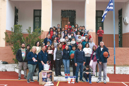Ο Δημήτρης Διαμαντίδης ταξίδεψε με τους Μικρούς Ήρωες της Stoiximan στους Φούρνους Ικαρίας