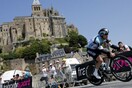 Πέταξαν ούρα σε Βρετανό ποδηλάτη στο Tour de France.