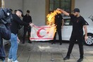 Οργισμένη αντίδραση τουρκικού υπ. Άμυνας για κάψιμο σημαίας του ψευδοκράτους