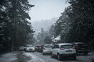 Κακοκαιρία Ζηνοβία: Προβλήματα από τη χιονόπτωση - Απεγκλωβισμοί οδηγών και διακοπή κυκλοφορίας